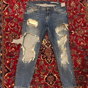 Zara Distressed Jeans 👖